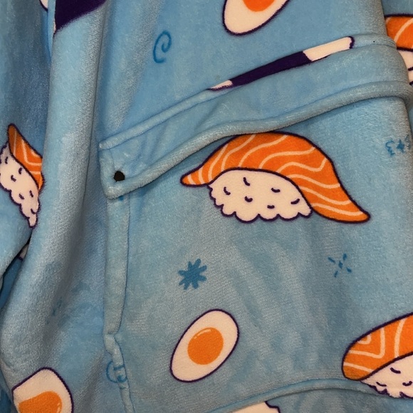 Oversized Blanket Hoodie Blanket - BIG AND COZY - Picture 4 of 6